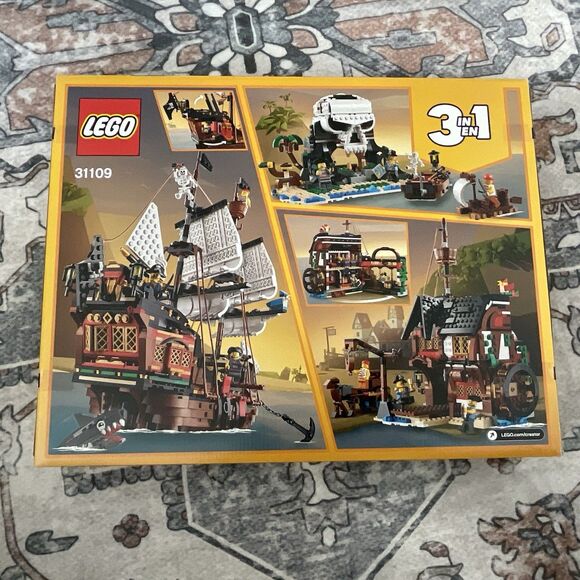 NISB LEGO Creator 3in1 31109 Pirate Ship 1260pc 4 Minifigures Shark Rebuild 9+ - Picture 2 of 13